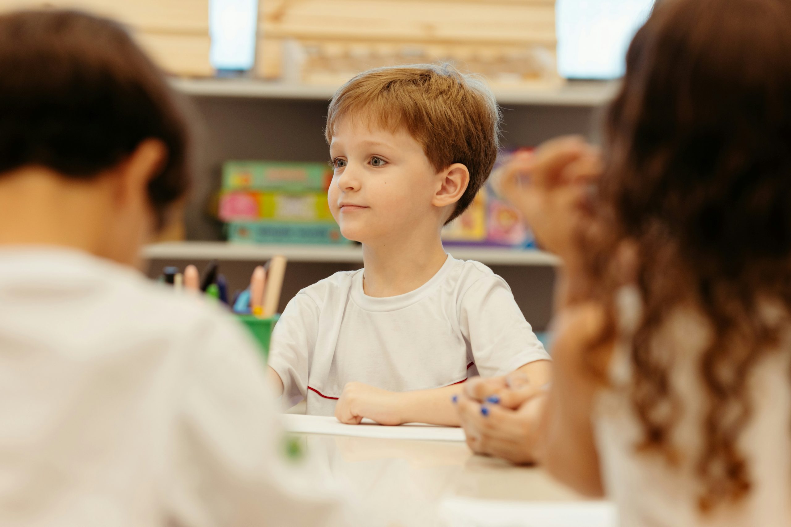 Photo d'un enfant à l'école pour illustrer l'article de l'Addeva